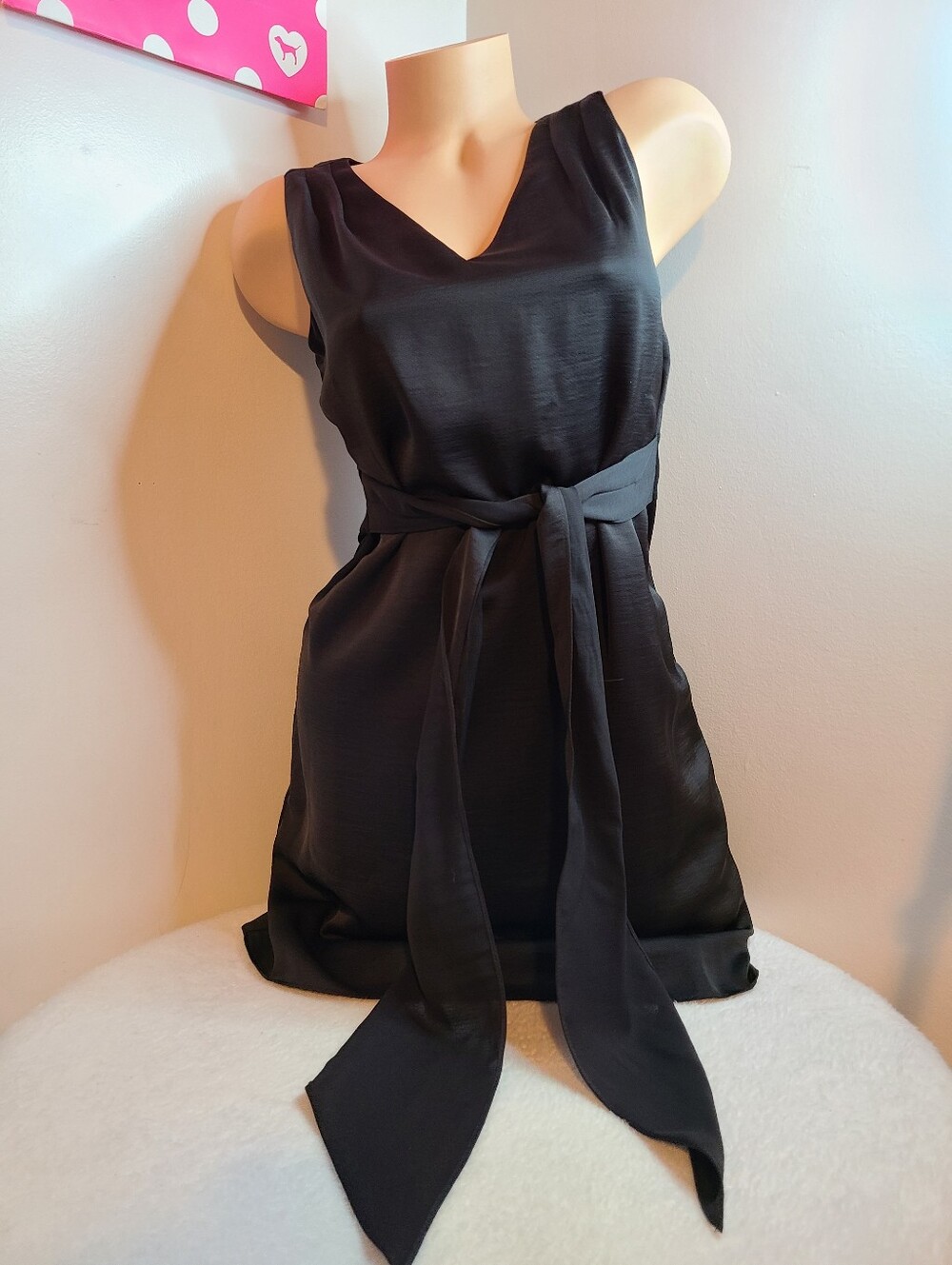 White House Black Market Black Satin V-neck Tie Waist Dress Size 6